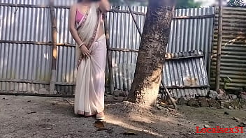 Outdoor Smash By Local Sonali Bhabi ( Official Flick By Localsex31)